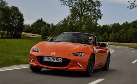 2019 Mazda MX-5 Miata 30th Anniversary Edition Front Wallpapers 450x275 (12)