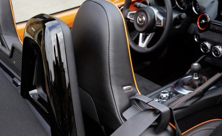 2019 Mazda MX-5 Miata 30th Anniversary Edition Interior Detail Wallpapers 450x275 (73)