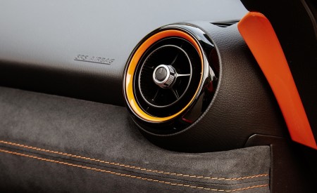 2019 Mazda MX-5 Miata 30th Anniversary Edition Interior Detail Wallpapers 450x275 (72)