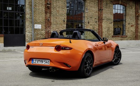 2019 Mazda MX-5 Miata 30th Anniversary Edition Rear Three-Quarter Wallpapers 450x275 (63)