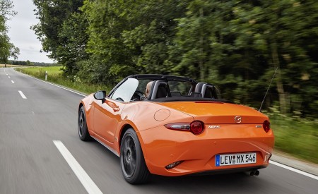 2019 Mazda MX-5 Miata 30th Anniversary Edition Rear Three-Quarter Wallpapers 450x275 (36)