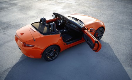2019 Mazda MX-5 Miata 30th Anniversary Edition Rear Wallpapers 450x275 (82)