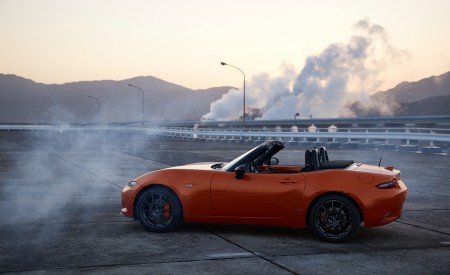 2019 Mazda MX-5 Miata 30th Anniversary Edition Side Wallpapers 450x275 (77)