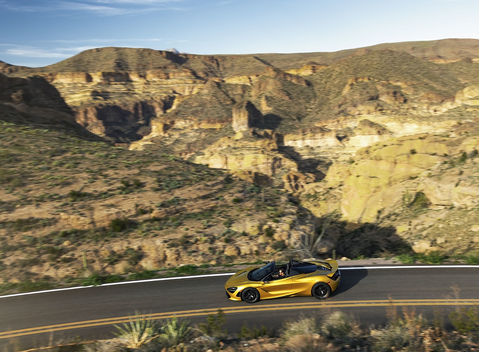 2019 McLaren 720S Spider (Color: Aztec Gold) Side Wallpapers (11)