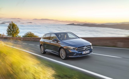 2019 Mercedes-Benz B-Class Front Three-Quarter Wallpapers 450x275 (6)