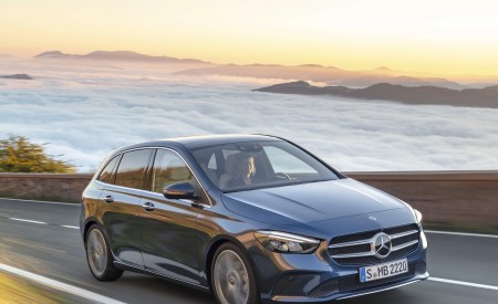2019 Mercedes-Benz B-Class Front Three-Quarter Wallpapers 450x275 (5)