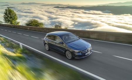 2019 Mercedes-Benz B-Class Front Three-Quarter Wallpapers 450x275 (7)