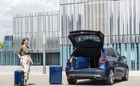 2019 Mercedes-Benz B-Class Rear Three-Quarter Wallpapers 450x275 (15)