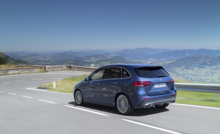 2019 Mercedes-Benz B-Class Rear Three-Quarter Wallpapers 450x275 (3)