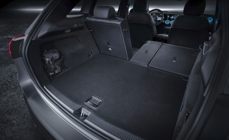 2019 Mercedes-Benz B-Class Trunk Wallpapers 450x275 (51)