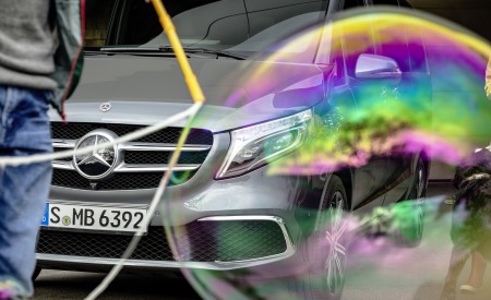 2019 Mercedes-Benz V-Class EXCLUSIVE Line (Color: Selenit Grey Metallic) Detail Wallpapers 450x275 (24)