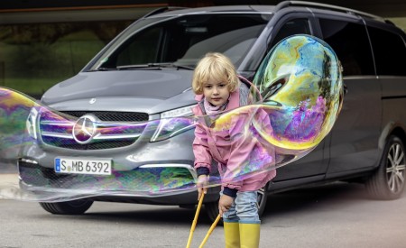 2019 Mercedes-Benz V-Class EXCLUSIVE Line (Color: Selenit Grey Metallic) Exterior Wallpapers 450x275 (23)