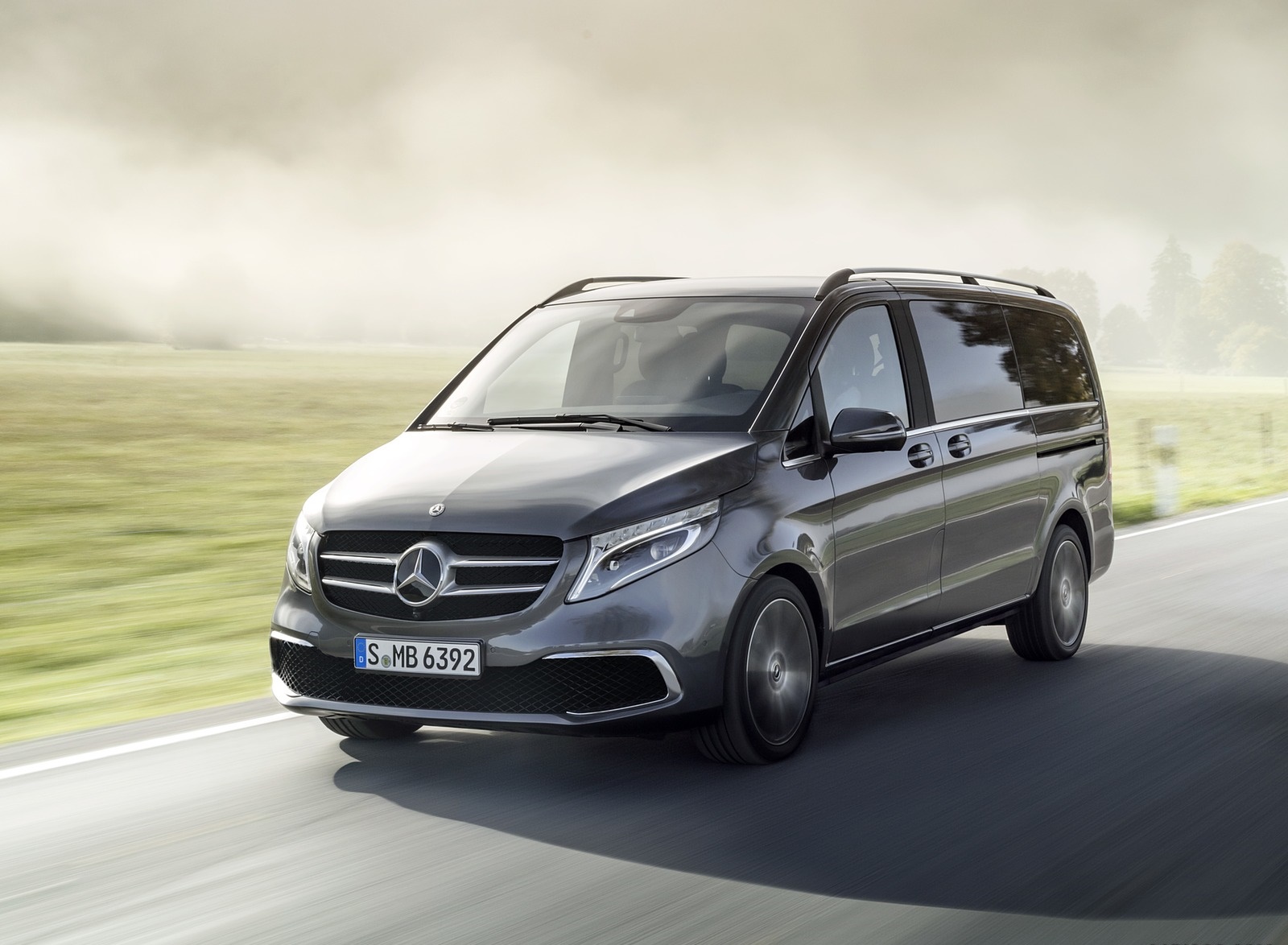 2019 Mercedes-Benz V-Class EXCLUSIVE Line (Color: Selenit Grey Metallic) Front Three-Quarter Wallpapers (1)