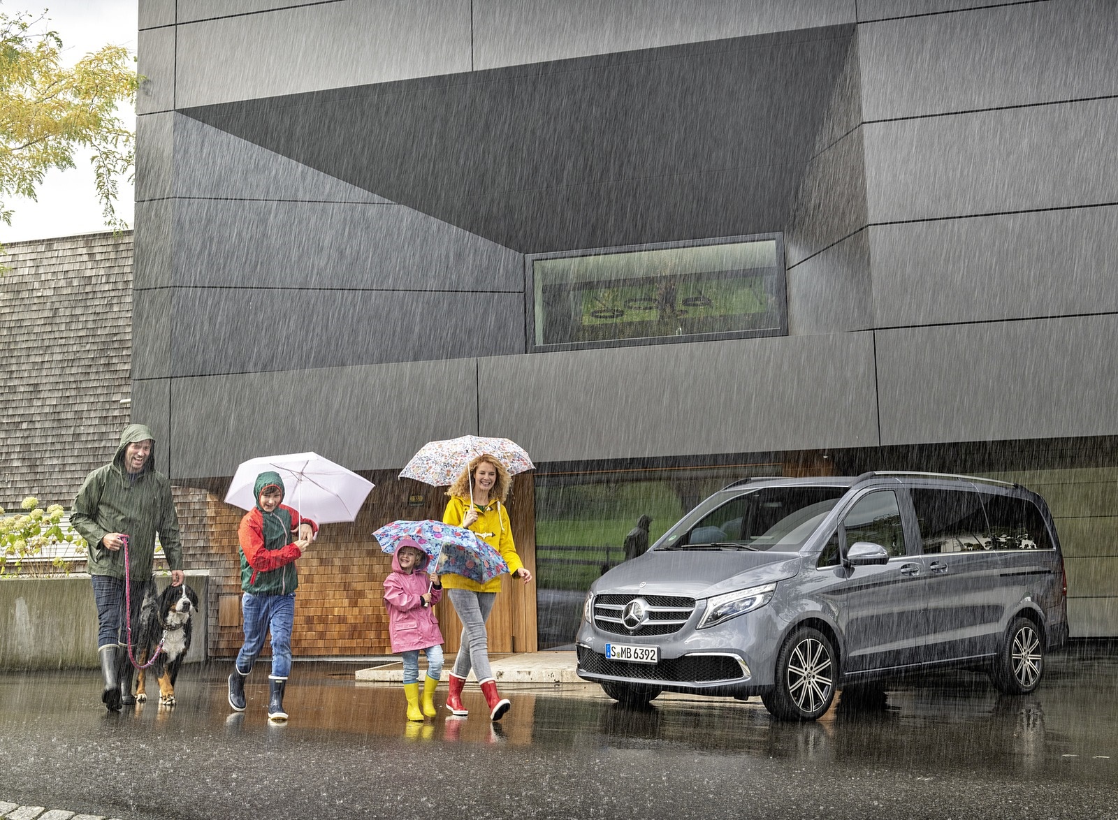 2019 Mercedes-Benz V-Class EXCLUSIVE Line (Color: Selenit Grey Metallic) Front Three-Quarter Wallpapers (15)