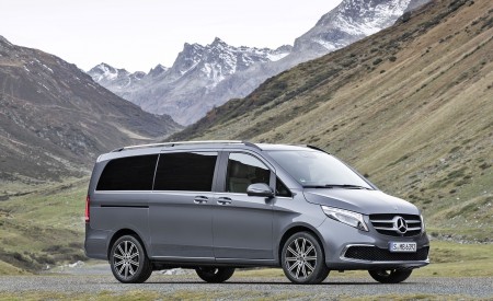 2019 Mercedes-Benz V-Class EXCLUSIVE Line (Color: Selenit Grey Metallic) Front Three-Quarter Wallpapers 450x275 (25)