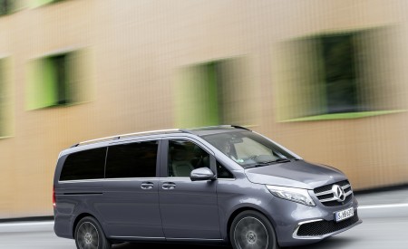 2019 Mercedes-Benz V-Class EXCLUSIVE Line (Color: Selenit Grey Metallic) Front Three-Quarter Wallpapers 450x275 (9)