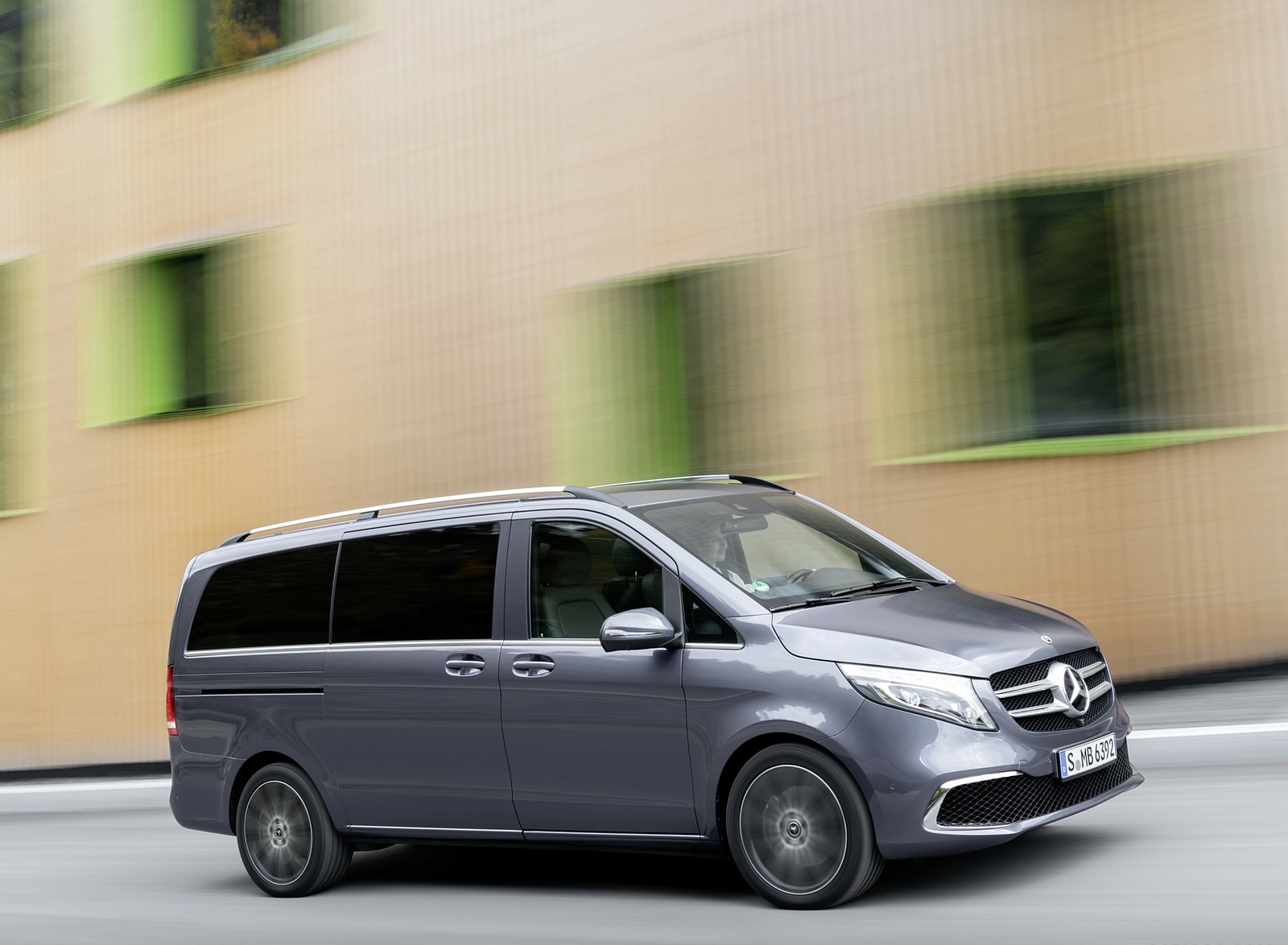 2019 Mercedes-Benz V-Class EXCLUSIVE Line (Color: Selenit Grey Metallic) Front Three-Quarter Wallpapers (9)