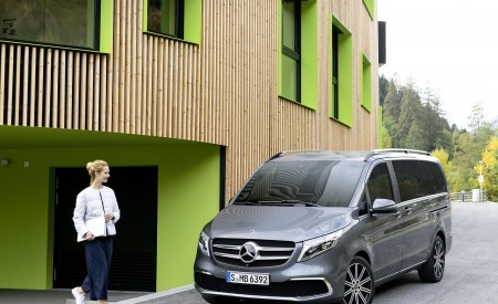 2019 Mercedes-Benz V-Class EXCLUSIVE Line (Color: Selenit Grey Metallic) Front Wallpapers 450x275 (17)
