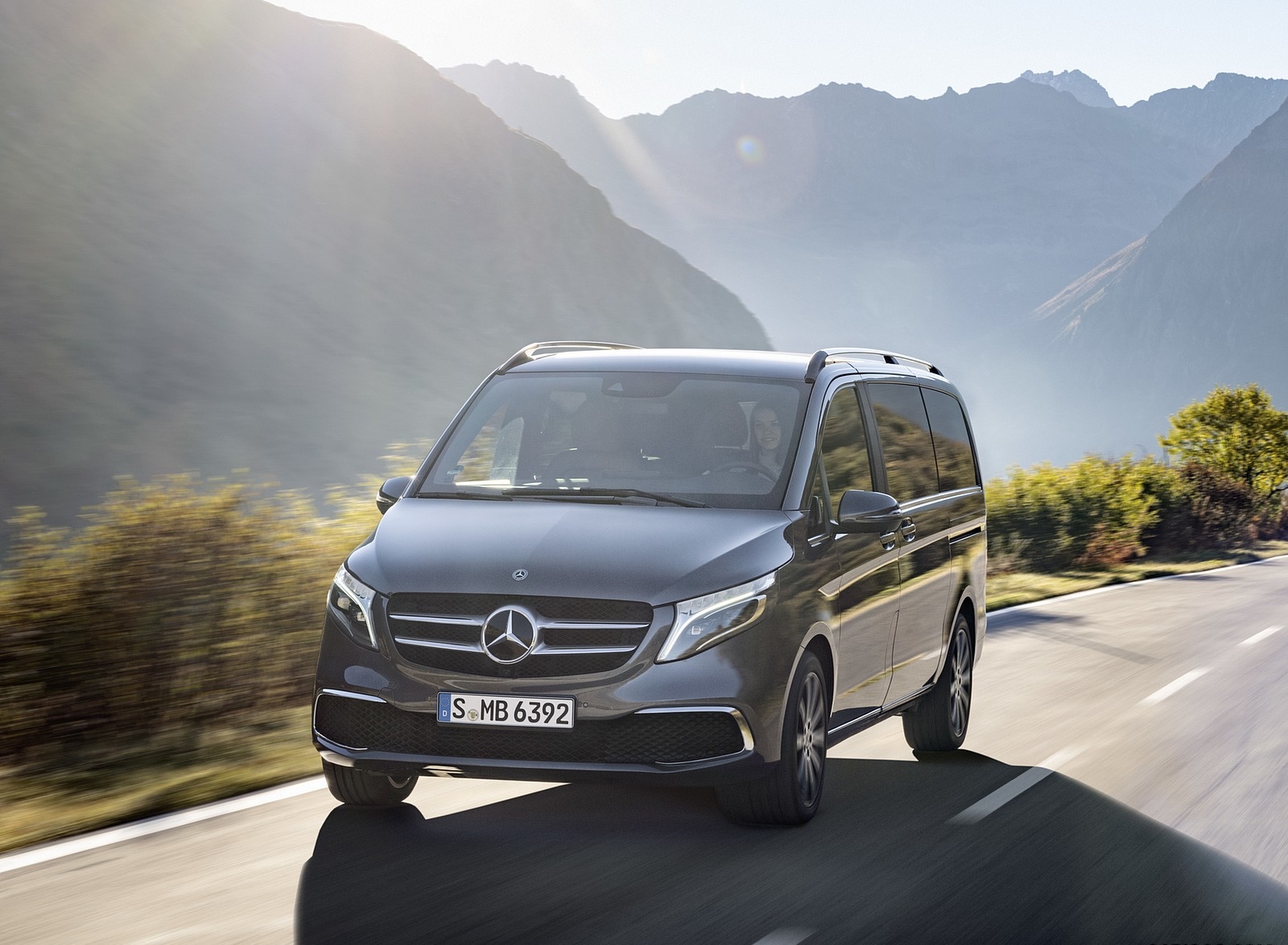 2019 Mercedes-Benz V-Class EXCLUSIVE Line (Color: Selenit Grey Metallic) Front Wallpapers (10)