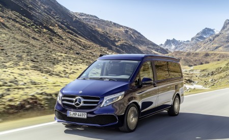 2019 Mercedes-Benz V-Class Marco Polo (Color: Cavansit Blue Metallic) Front Three-Quarter Wallpapers 450x275 (38)