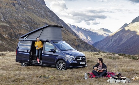 2019 Mercedes-Benz V-Class Marco Polo (Color: Cavansit Blue Metallic) Front Three-Quarter Wallpapers 450x275 (58)