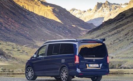 2019 Mercedes-Benz V-Class Marco Polo (Color: Cavansit Blue Metallic) Rear Three-Quarter Wallpapers 450x275 (43)