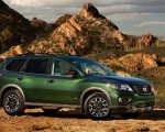 2019 Nissan Pathfinder Rock Creek Edition Front Three-Quarter Wallpapers 150x120 (2)