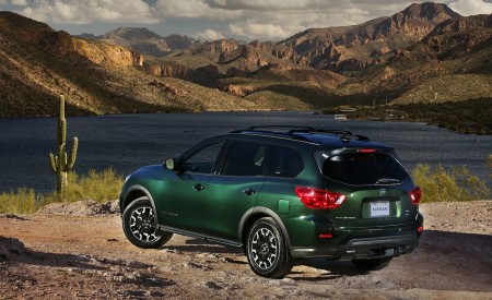 2019 Nissan Pathfinder Rock Creek Edition Rear Three-Quarter Wallpapers 450x275 (6)
