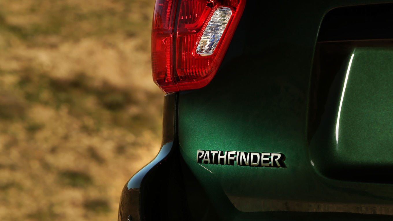 2019 Nissan Pathfinder Rock Creek Edition Tail Light Wallpapers (10)
