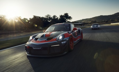2019 Porsche 911 GT2 RS Clubsport Front Wallpapers 450x275 (6)