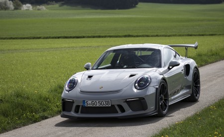 2019 Porsche 911 GT3 RS (Color: Crayon) Front Three-Quarter Wallpapers 450x275 (60)
