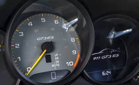 2019 Porsche 911 GT3 RS (Color: Crayon) Instrument Cluster Wallpapers 450x275 (70)