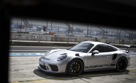 2019 Porsche 911 GT3 RS (Color: GT-Silver) Side Wallpapers 450x275 (83)