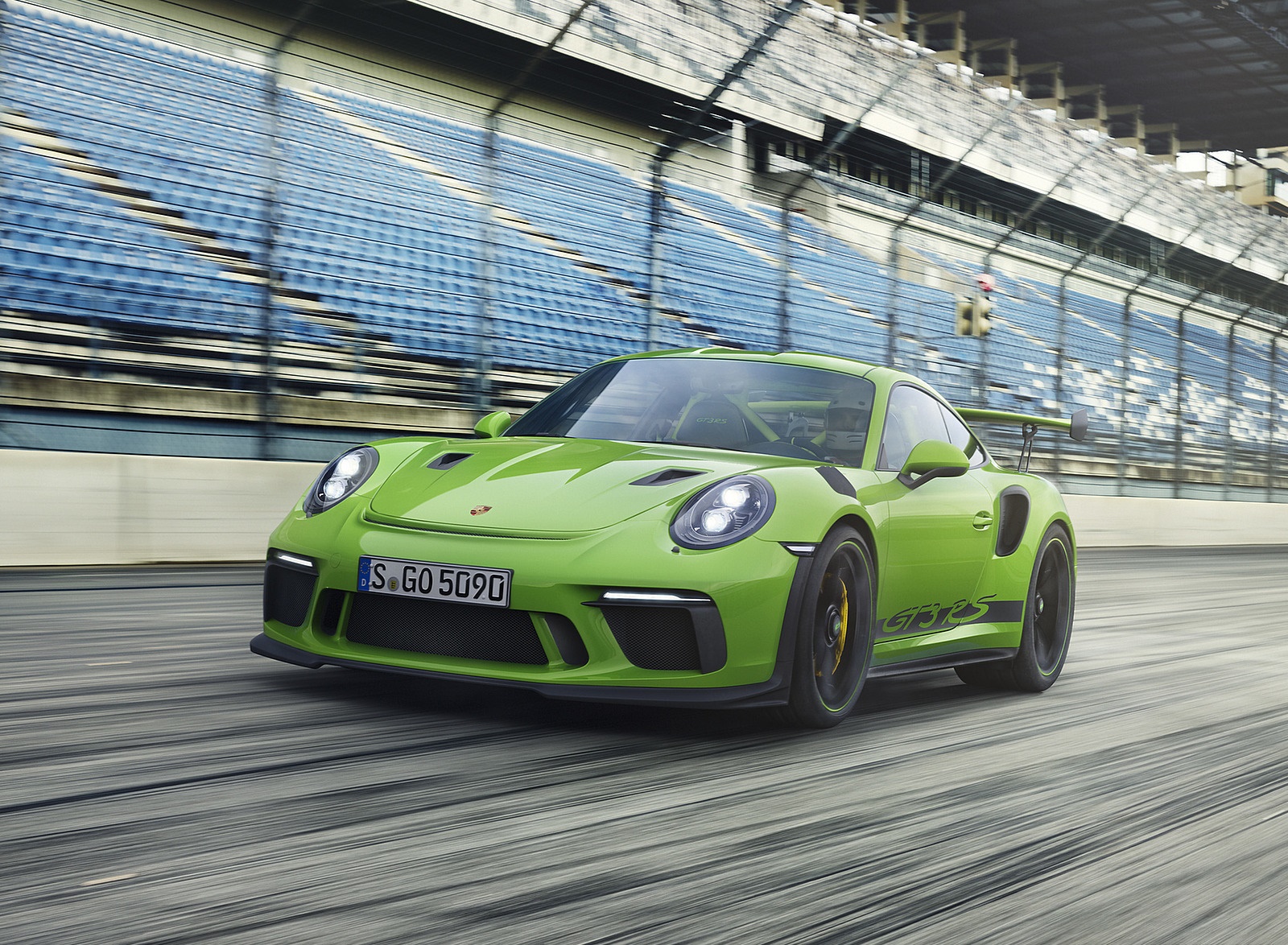 2019 Porsche 911 GT3 RS Front Wallpapers (3)