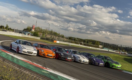 2019 Porsche 911 GT3 RS Generations Front Three-Quarter Wallpapers 450x275 (209)