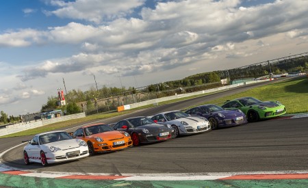 2019 Porsche 911 GT3 RS Generations Front Three-Quarter Wallpapers 450x275 (208)
