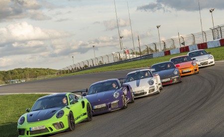 2019 Porsche 911 GT3 RS Generations Front Wallpapers 450x275 (204)