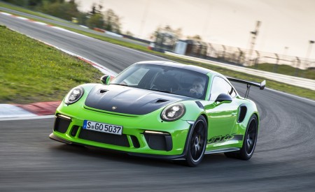 2019 Porsche 911 GT3 RS Weissach Package (Color: Lizard Green) Front Three-Quarter Wallpapers 450x275 (170)