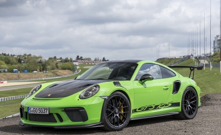 2019 Porsche 911 GT3 RS Weissach Package (Color: Lizard Green) Front Three-Quarter Wallpapers 450x275 (179)