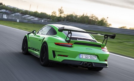2019 Porsche 911 GT3 RS Weissach Package (Color: Lizard Green) Rear Three-Quarter Wallpapers 450x275 (174)