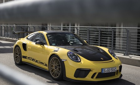 2019 Porsche 911 GT3 RS Weissach Package (Color: Racing Yellow) Front Three-Quarter Wallpapers 450x275 (28)