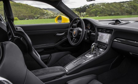 2019 Porsche 911 GT3 RS Weissach Package (Color: Racing Yellow) Interior Wallpapers 450x275 (37)