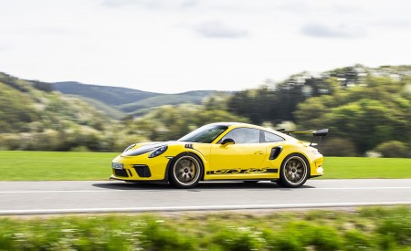 2019 Porsche 911 GT3 RS Weissach Package (Color: Racing Yellow) Side Wallpapers 450x275 (20)