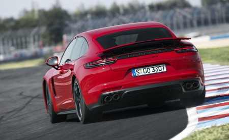 2019 Porsche Panamera GTS (Color: Carmine Red) Rear Three-Quarter Wallpapers 450x275 (75)