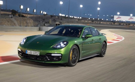 2019 Porsche Panamera GTS (Color: Mamba Green Metallic) Front Three-Quarter Wallpapers 450x275 (20)