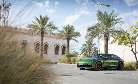 2019 Porsche Panamera GTS (Color: Mamba Green Metallic) Front Three-Quarter Wallpapers 450x275 (14)