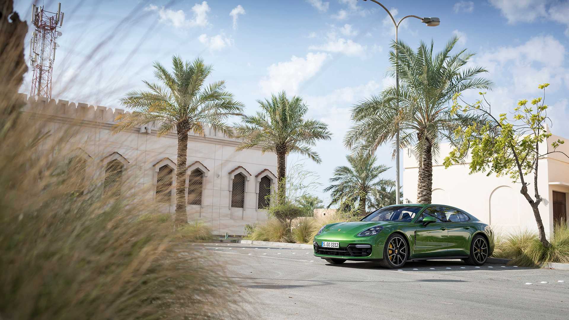 2019 Porsche Panamera GTS (Color: Mamba Green Metallic) Front Three-Quarter Wallpapers (14)