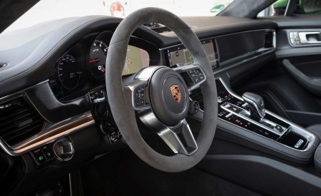 2019 Porsche Panamera GTS (Color: Mamba Green Metallic) Interior Wallpapers 450x275 (53)
