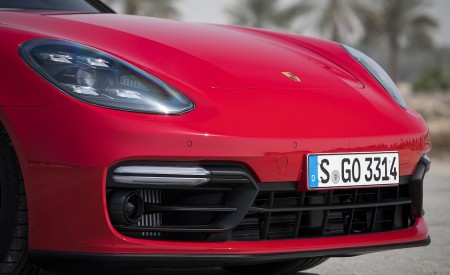 2019 Porsche Panamera GTS Front Bumper Wallpapers 450x275 (82)