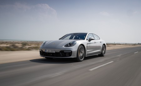 2019 Porsche Panamera GTS Front Three-Quarter Wallpapers 450x275 (96)